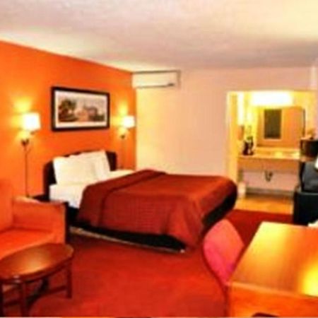 Westgate Inn And Suites Clarksville Ruang foto